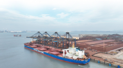 是向海图强一茬接着一茬干